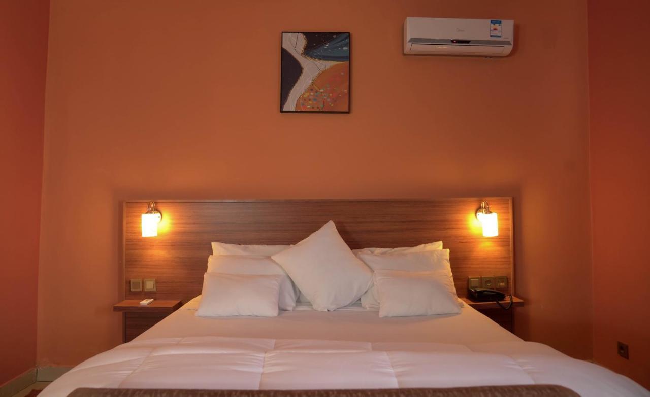 Dialali Hotel Nouakchott Dış mekan fotoğraf