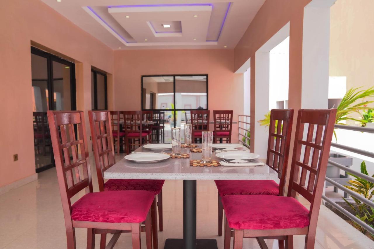 Dialali Hotel Nouakchott Dış mekan fotoğraf