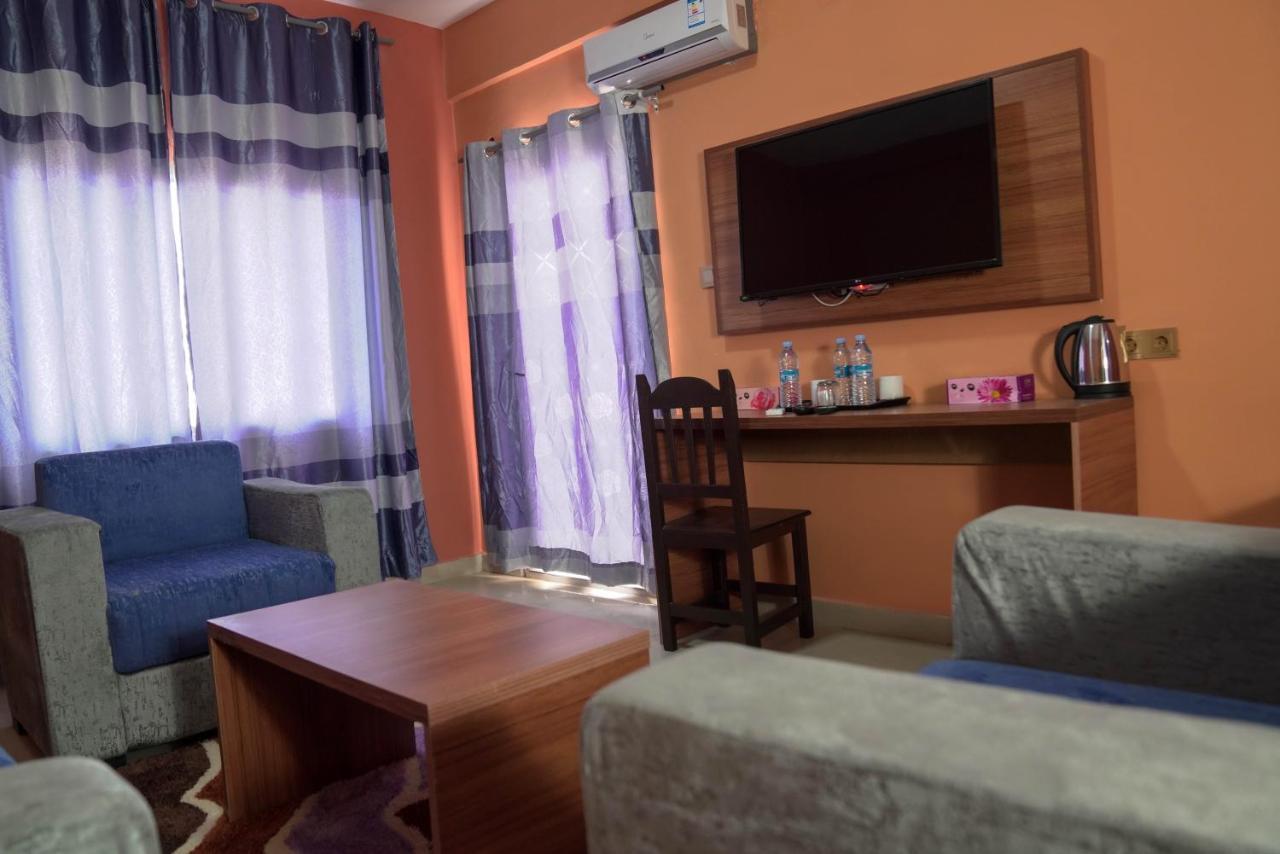 Dialali Hotel Nouakchott Dış mekan fotoğraf